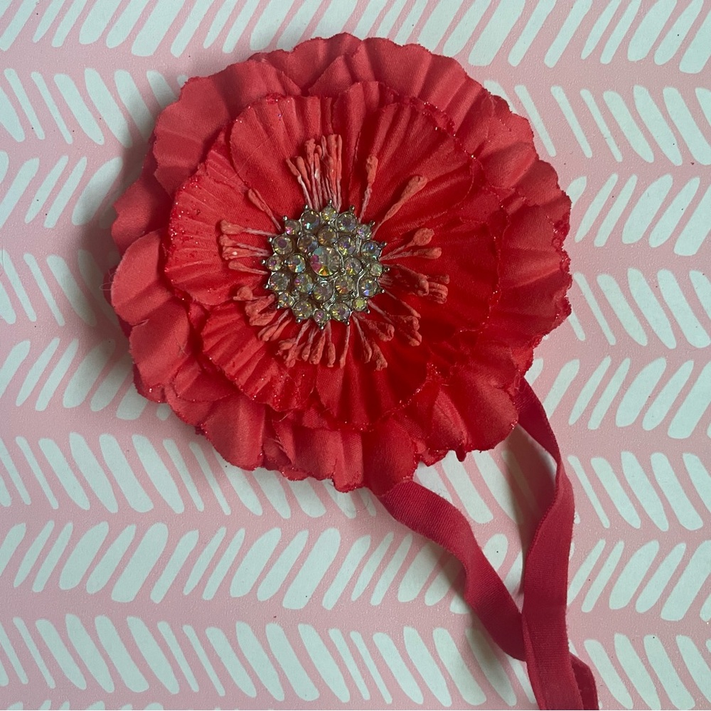 Red Tieks flower topper